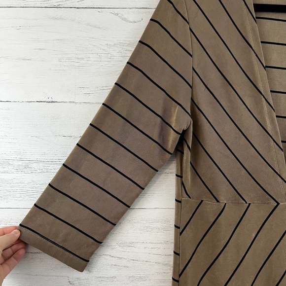 Chico’s Travelers Striped Clip Front Duster Cardigan Size M - Picture 5 of 9